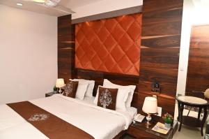 B Four Residency -Unit of Captial Tour and Travels