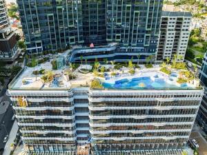 Q2 Lumiere Riverside Luxury Vacation