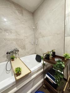 Boho Dreamhouse ,Private Hot Tub,Couple Stay