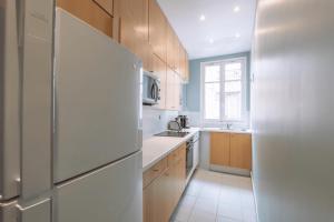 Charming 1BD with Elevator, walk to Arc de Triomphe