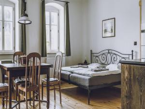 1-Bed Flat near Forest & River
