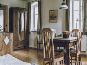 1-Bed Flat near Forest & River