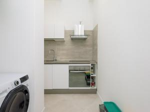 Xenia Milano - 2 room apt in Via Amadeo 14