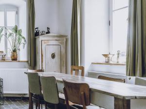 Garden Apartment near Janowice
