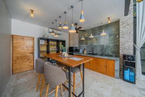 Villa Upeksha - Contemporary 1BR Villa with pool in Pererenan