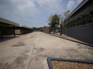 โรงแรมทูมอร์โรว์แลนด์ อมตะนคร