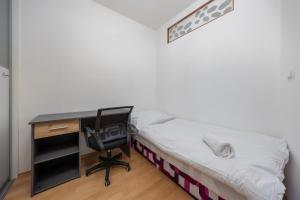 Modern Vienna Gate Apartment with Balcony & Free Parking