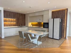 Luxurious Condo with City View at Olympic Residence