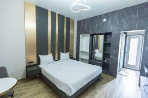 Royal Suites mm abode
