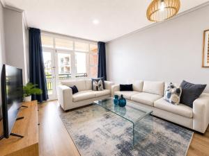 Brookes Hill Beachfront Apartment #117