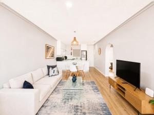 Brookes Hill Beachfront Apartment #117