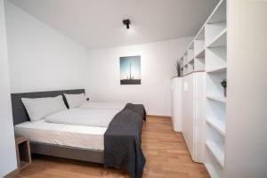 Apartment Central Living 2