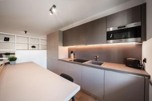 Apartment Central Living 2