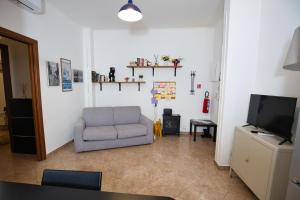 CineMaison - Near Metro - by Viva Domus