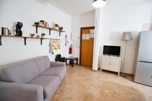 CineMaison - Near Metro - by Viva Domus