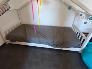 2 Gästezimmer mit zwei Einzelbetten und einem Schlafsofa