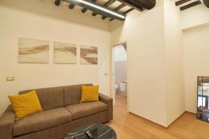 Elce - Historic Brick Arch 2BR & 2BA