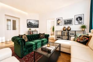 Prestige Two-Bedroom Residence by Pařížská