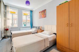 Historic Home w Golden Horn ve Galata Tower Views