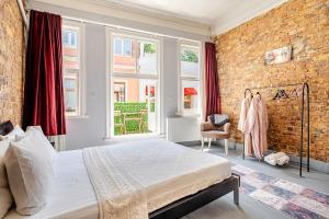 Historic Home w Golden Horn ve Galata Tower Views