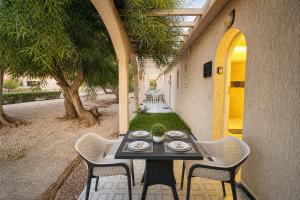 Cozy Studio Private Terrace Near Hercules Cave3