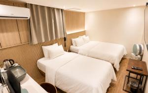 Just Stay Hotel