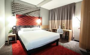 Hotels Ibis Niort Est Mendes France : photos des chambres