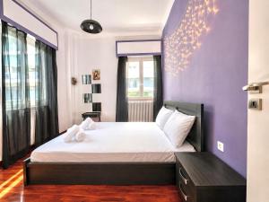 Transit Hub Pad - Steps to Metro -Sleeps 3 by ΜΡS