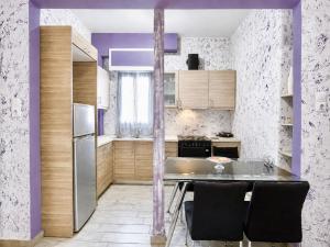 Transit Hub Pad - Steps to Metro -Sleeps 3 by ΜΡS