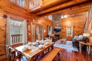 Family Retreat- Hot Tub- Pool Table- Fire Pit- BBQ Grill- Kids Zone- Arcade Games