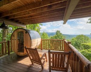 Smoky Mtn Views Hot Tub Sauna Game Room