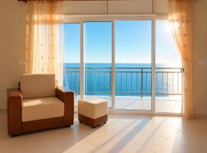 Solei Apartment Sea View Golem
