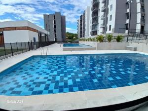 Descansa con vistas al lago, piscina, a 3 minutos de Girardot