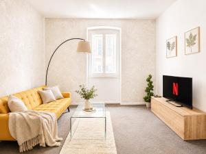 Roseto Apartment - Modern Elegance and Relaxation