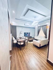 Malaika nest gateaway