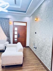 Malaika nest gateaway