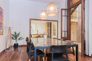 MOT Rentales 4 Bd House in Tiny Passage Palermo Soho