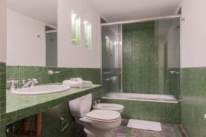 MOT Rentales 4 Bd House in Tiny Passage Palermo Soho