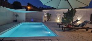 Villa Mare - Island Krk, traditional Stone house with pool