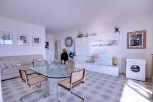 Clodia, terrazza vista mare e posto auto a soli 50 m dal mare! by Alfareal