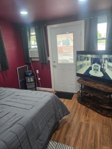 Modern Private Studio Suite