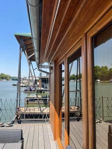 Vasilisa Luxury River House