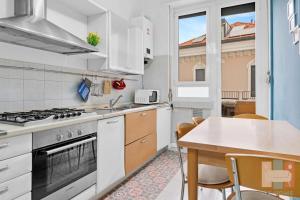 VA50 - Luminoso e Spazioso Bilocale con Balcone