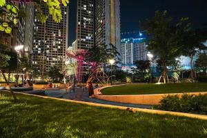 2Br- Lumier Blv-swimming view-Masterise Homes-Vinhomes Grand Park