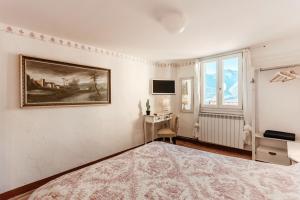 Yellow Cottage on Lake Como