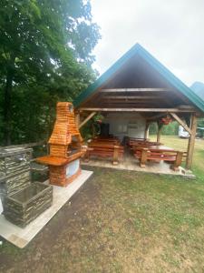 Seosko domacinstvo BUDEČEVICA