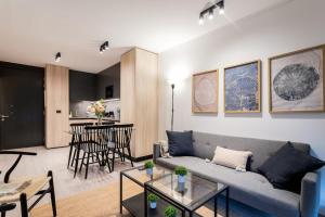 Enchanting 2BR2BA Prime Las Condes for 4 Guests