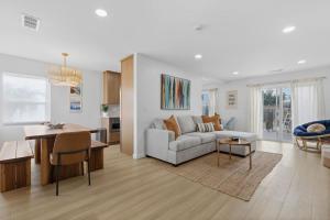One Block to Beach 4BR Game Room and Parking