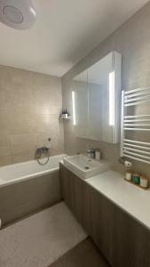 New Belgrade - 1 bedroom modern apartment with garage