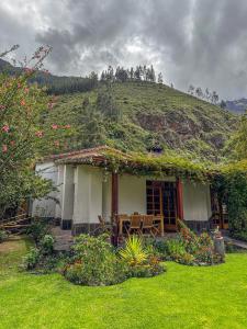 Munay Sonqo Retreat & Yoga Center